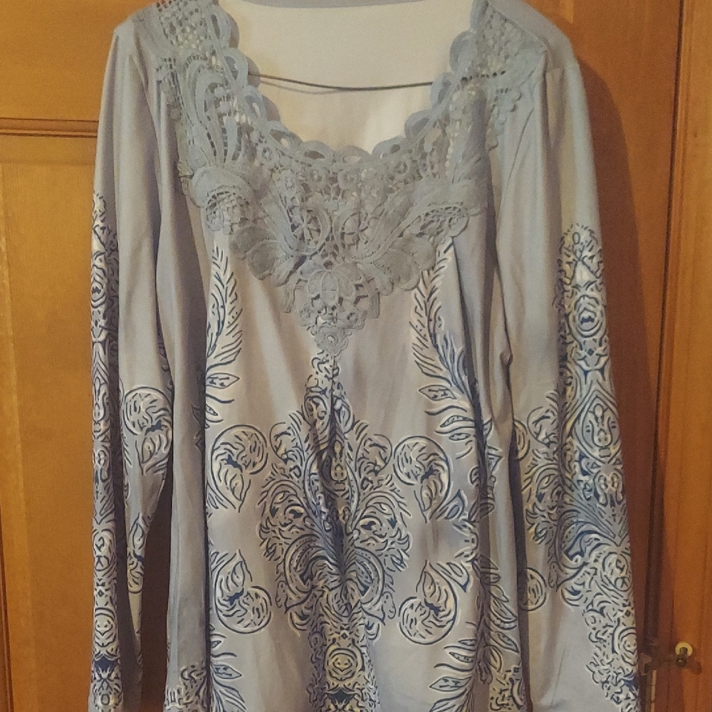 Womens Size Medium Blouse, Lace Detailing At Top